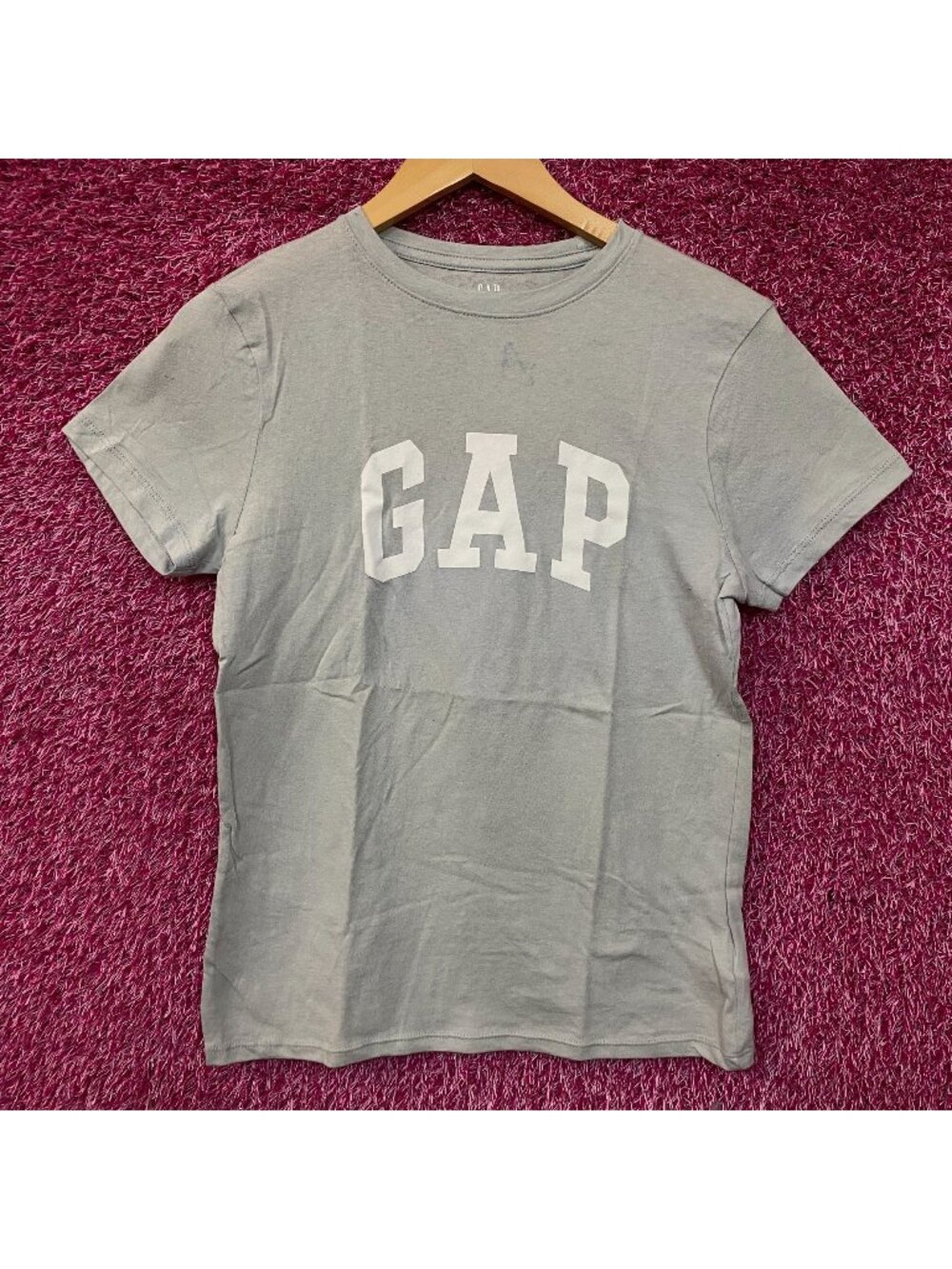 Gap Logo T-shirt medium